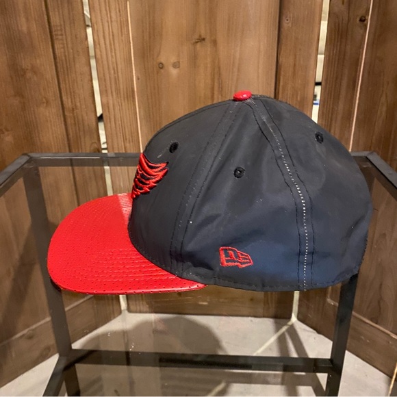 Red wings hat - Picture 6 of 12